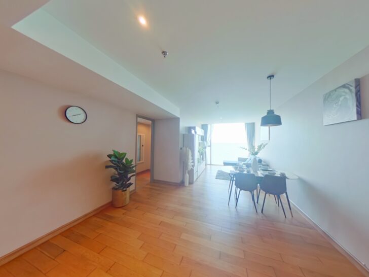 Marina Bayfront Sriracha