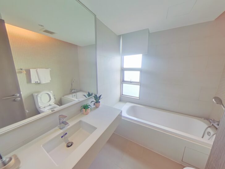 Marina Bayfront Sriracha