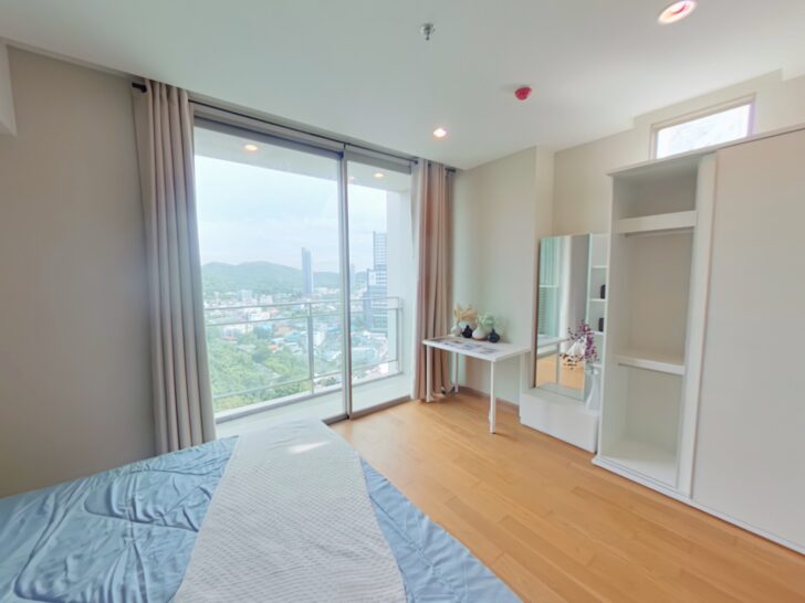 Marina Bayfront Sriracha