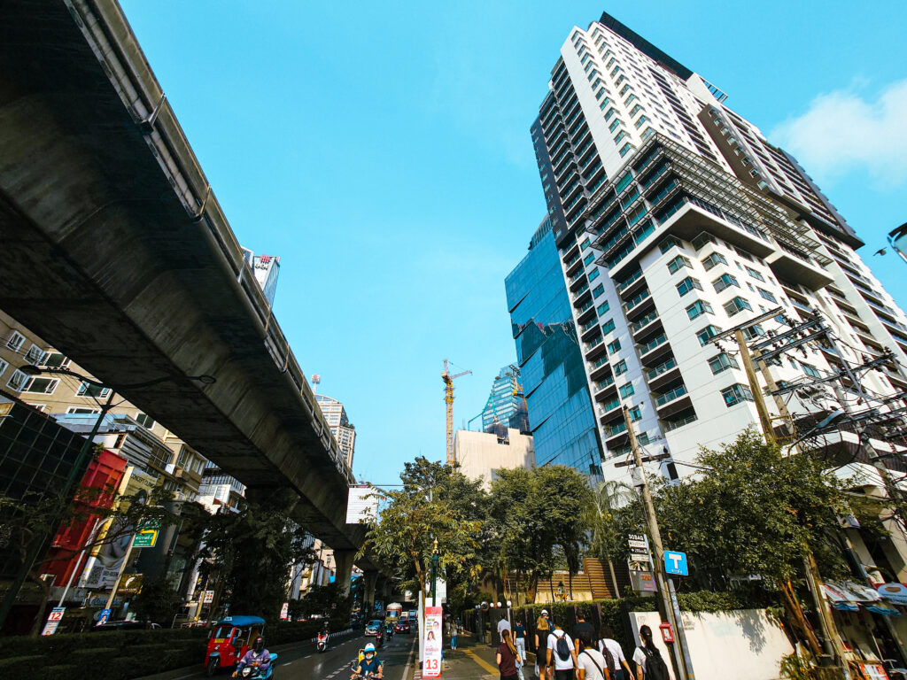 BTSプロンポン駅周辺