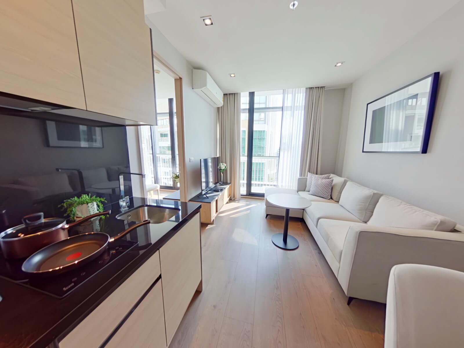 Hampton Residence Next to Emporium