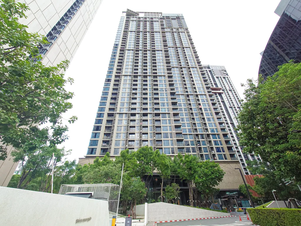 Whizdom Essence Sukhumvit
