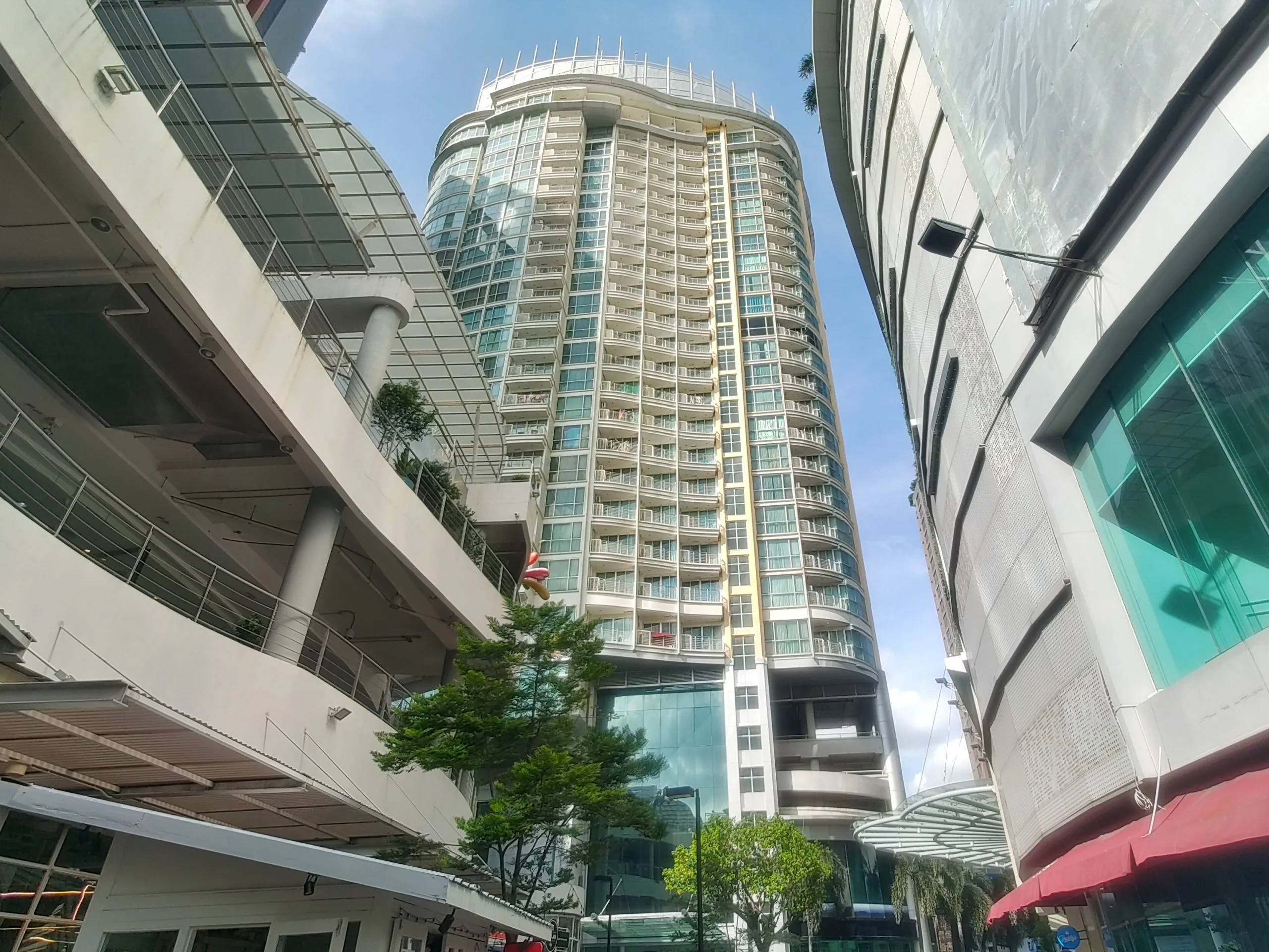 Le Luk Condominium