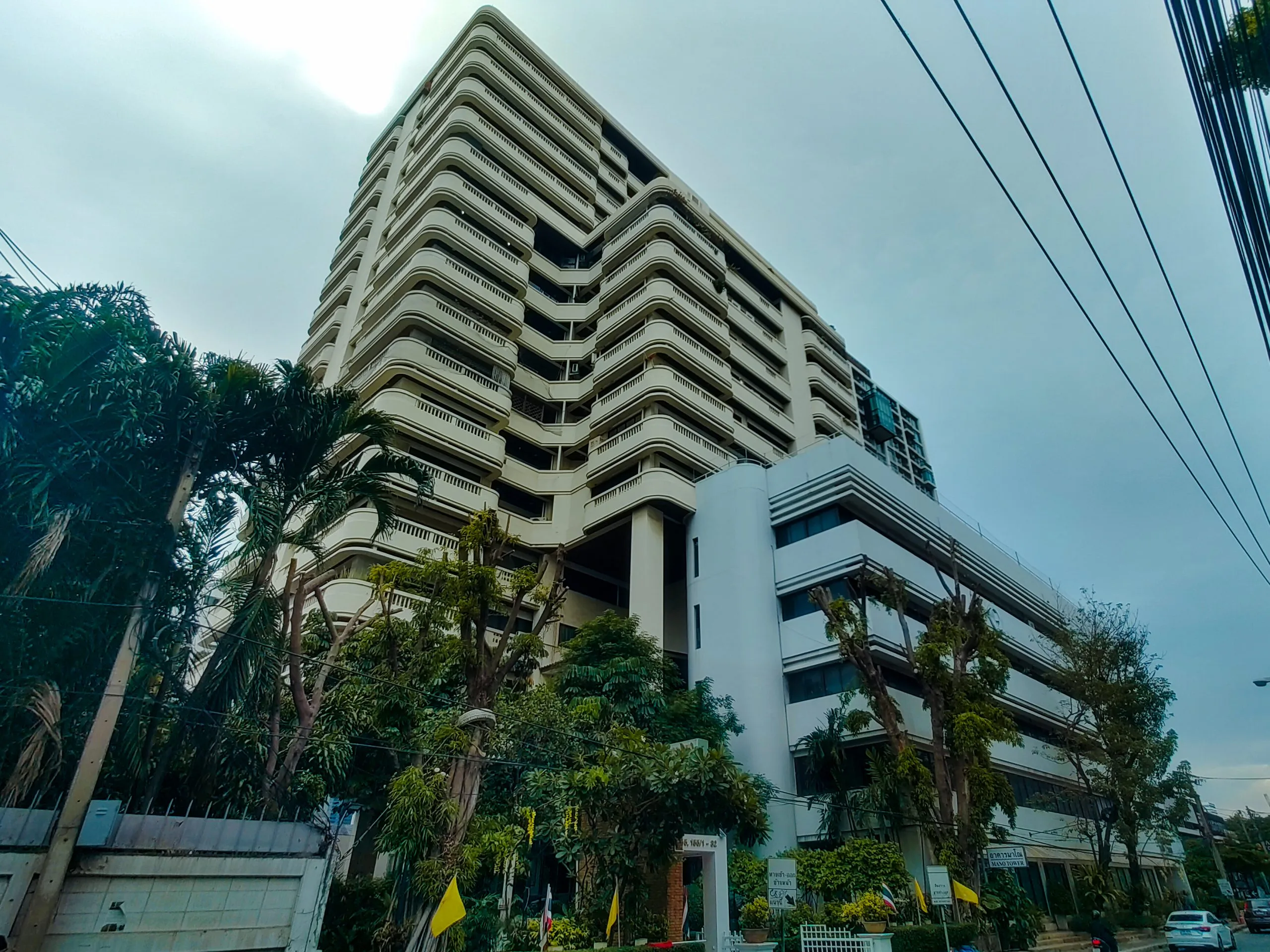 Mano Tower