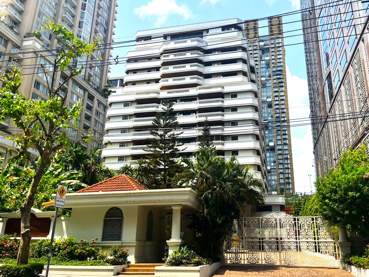 Garden View Mansion