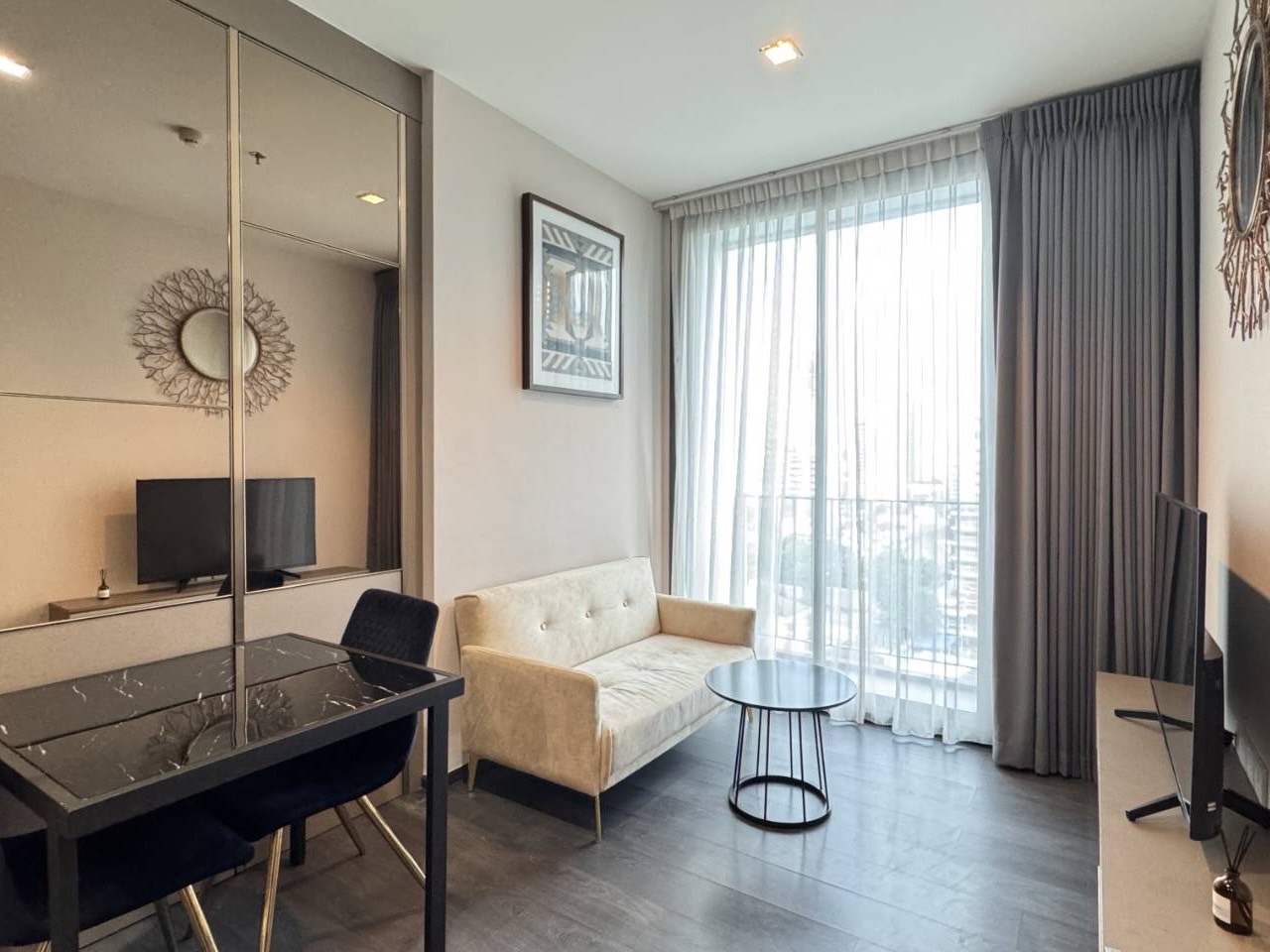 EDGE Sukhumvit 23