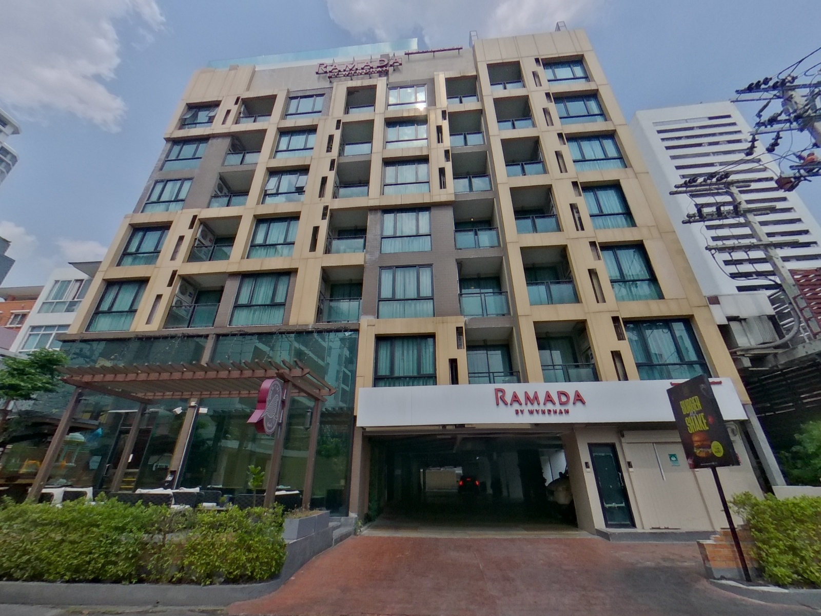 Ramada by Wyndham Bangkok Ten Ekkamai