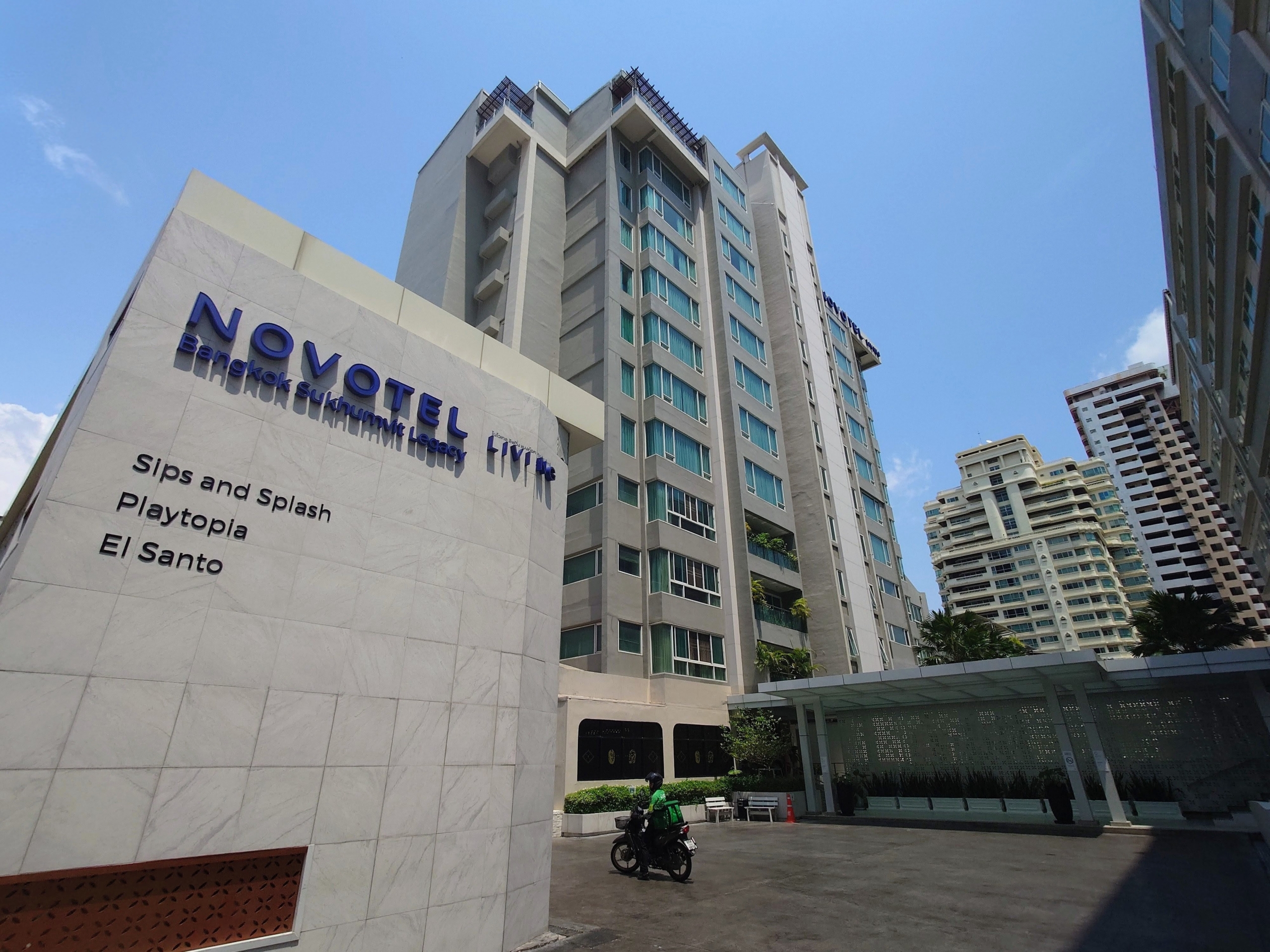 Novotel Living Bangkok Sukhumvit Legacy